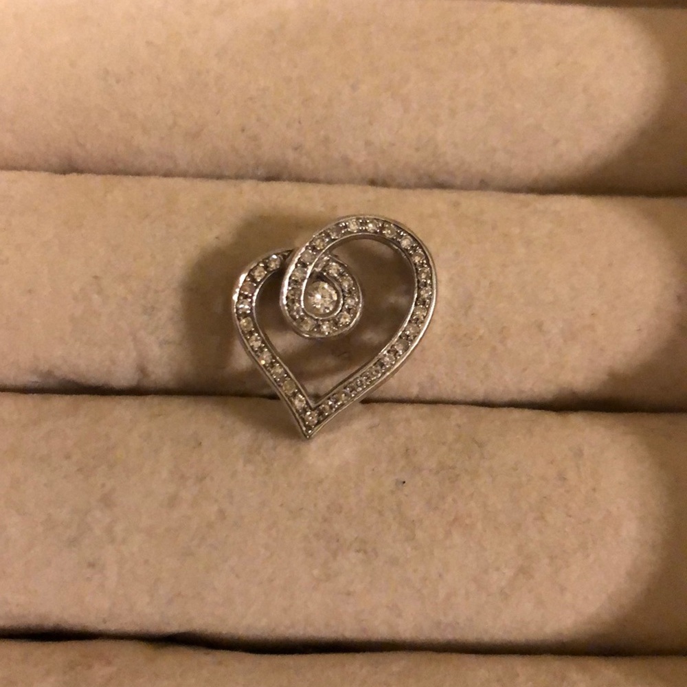 Kay Jewelers Heart Shaped Pendant .30 ct center